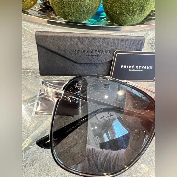 Prive Revaux NIB Full Set Unisex Polarized Sunglasses Aviator Silver Floridian - Picture 5 of 8